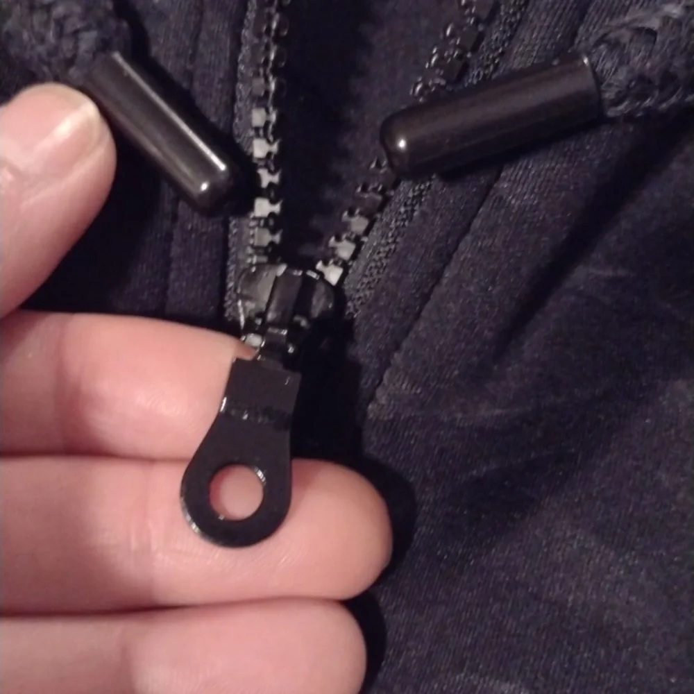Fabletics - Picture 2 of 4